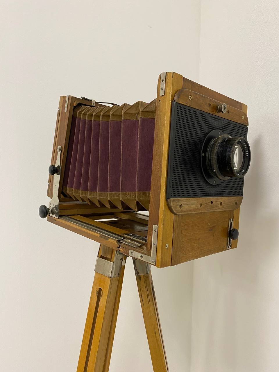 Антикварный фотоаппарат — изображение 2