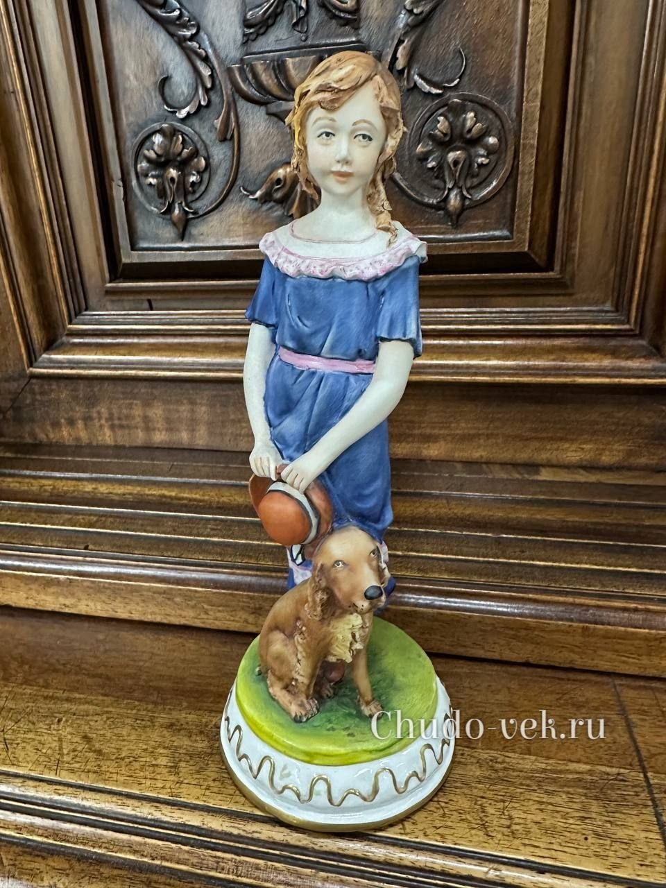 Статуэтка «Девочка с собакой»